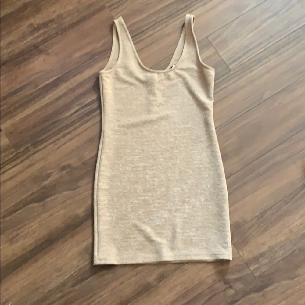 Beige/gold dress